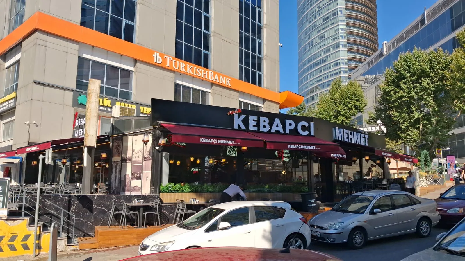 Şişli Esentepe’de Adanalı Kebapçı Mehmet restoranının dış görünümü